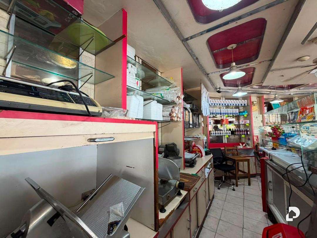 Local comercial en Los Chaguaramos, Caracas – 10