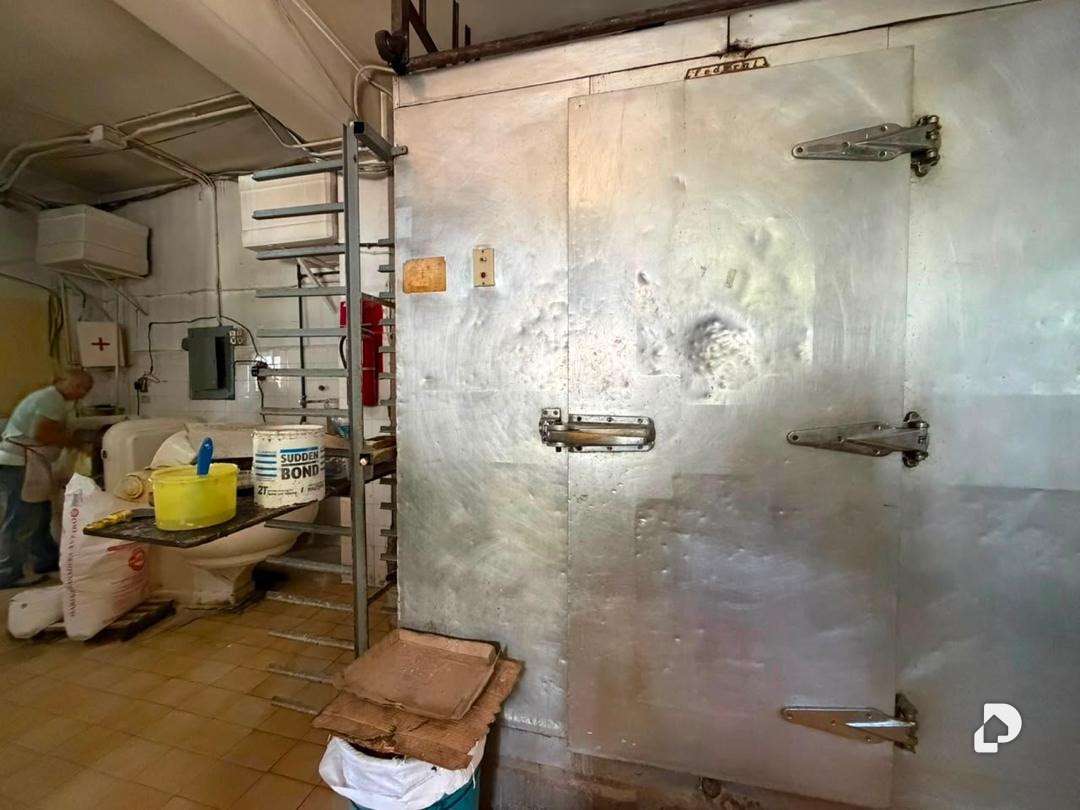 Local comercial en Los Chaguaramos, Caracas – 21
