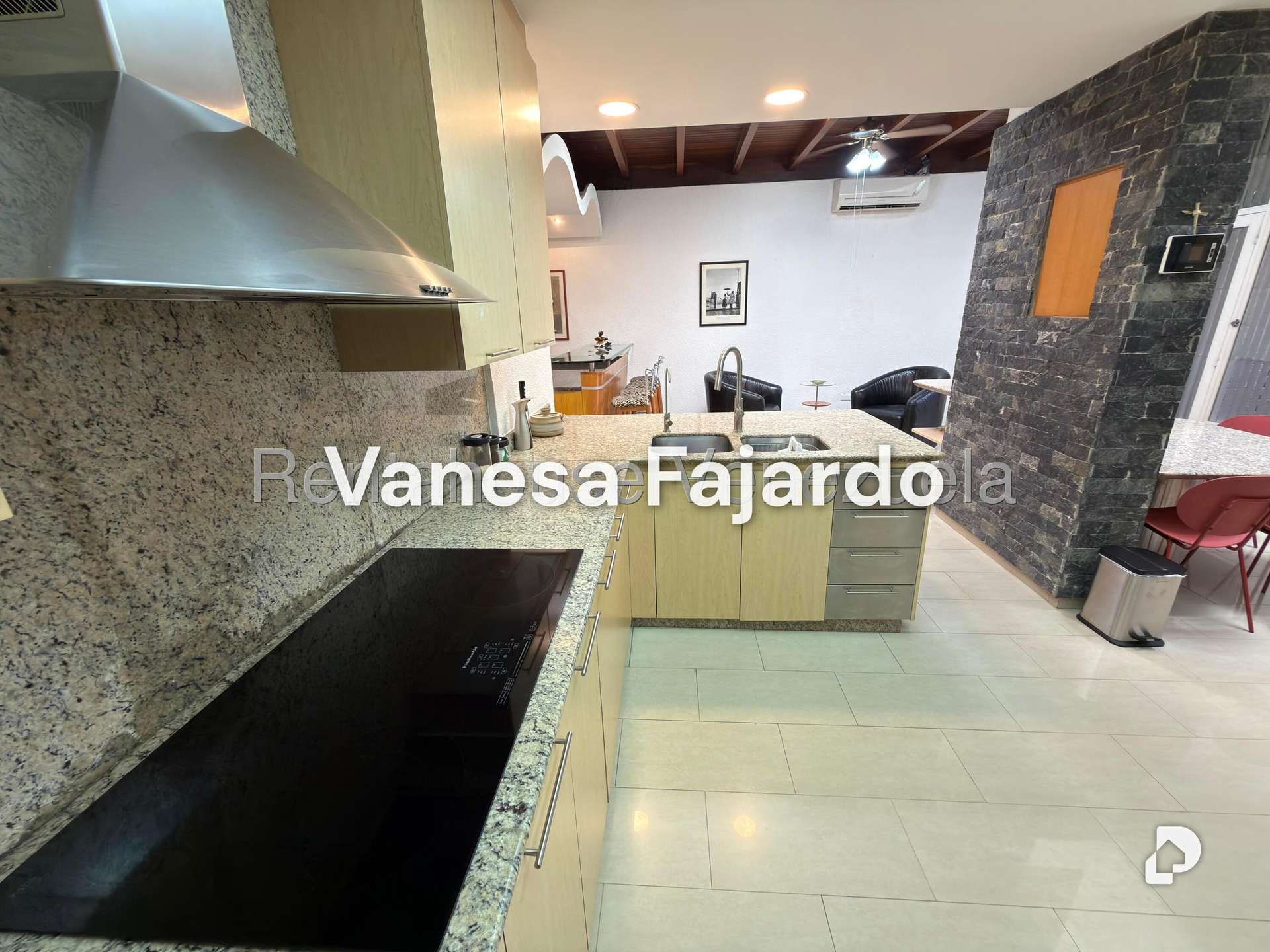 Casa en Alto Prado, Caracas – 14