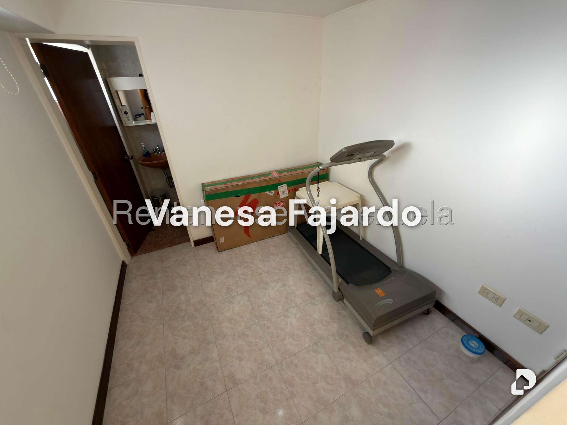 Casa en Alto Prado, Caracas – 23