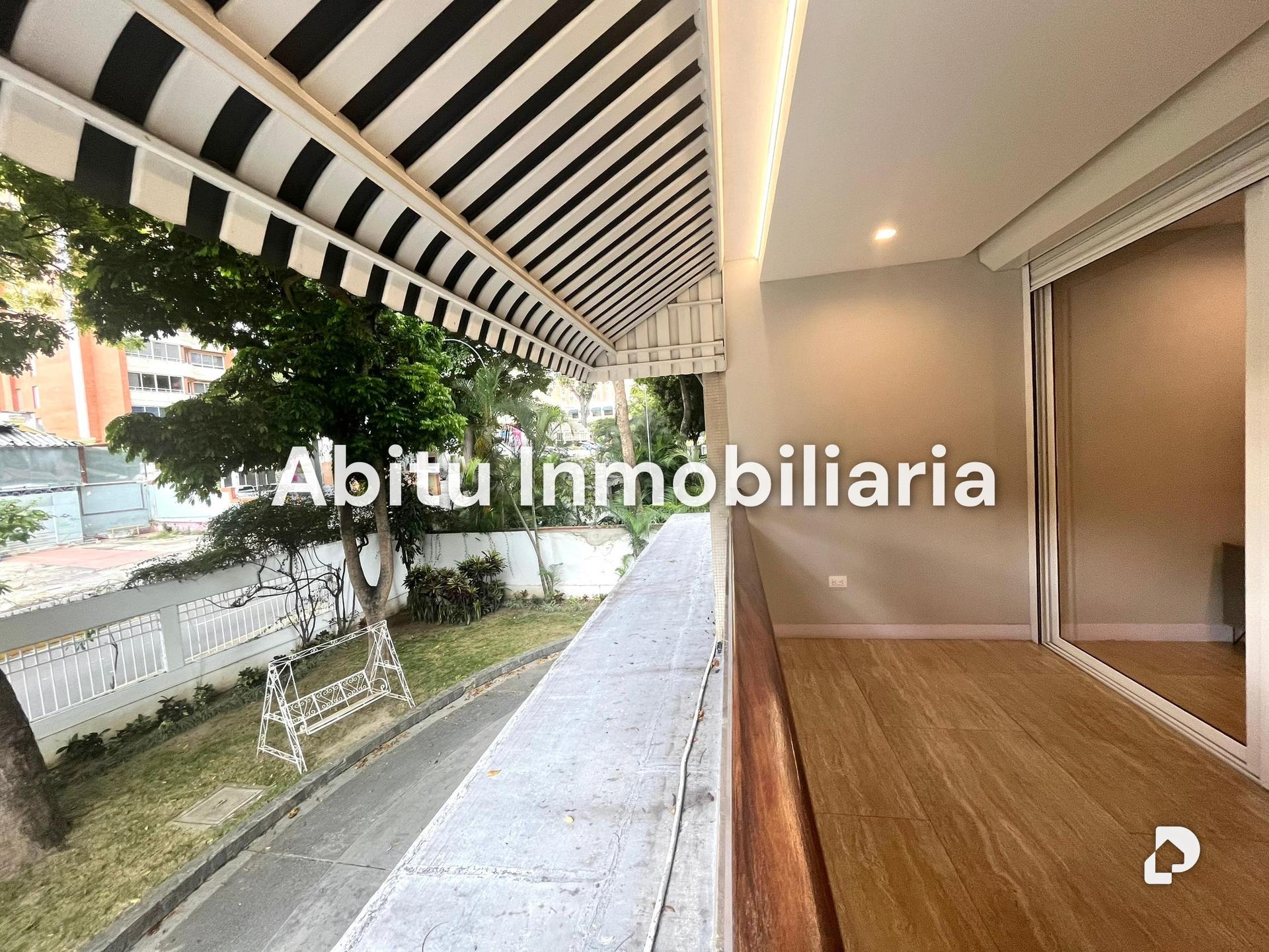 Apartamento en Altamira, Caracas – 2