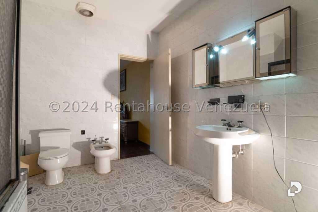 Casa en Campo Claro, Caracas – 17