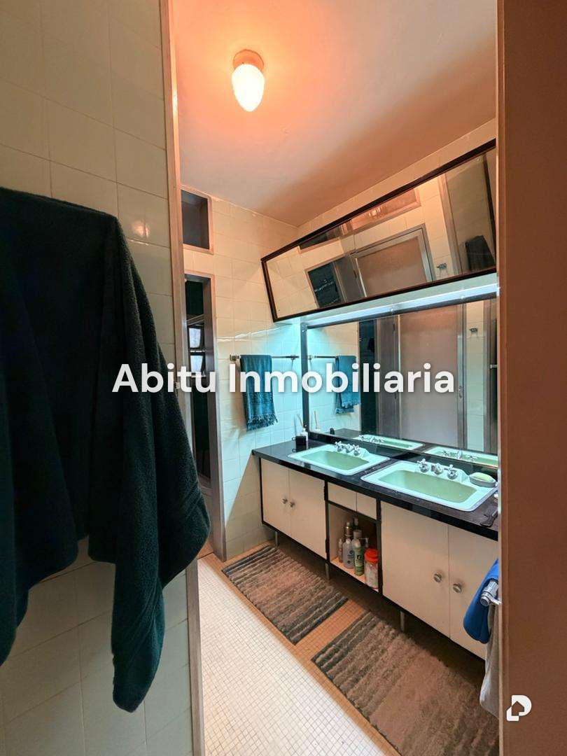 House in Country Club, Caracas – 17