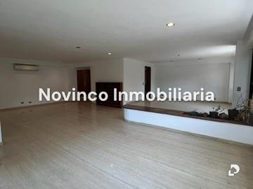 Apartment in La Castellana, Caracas – 3