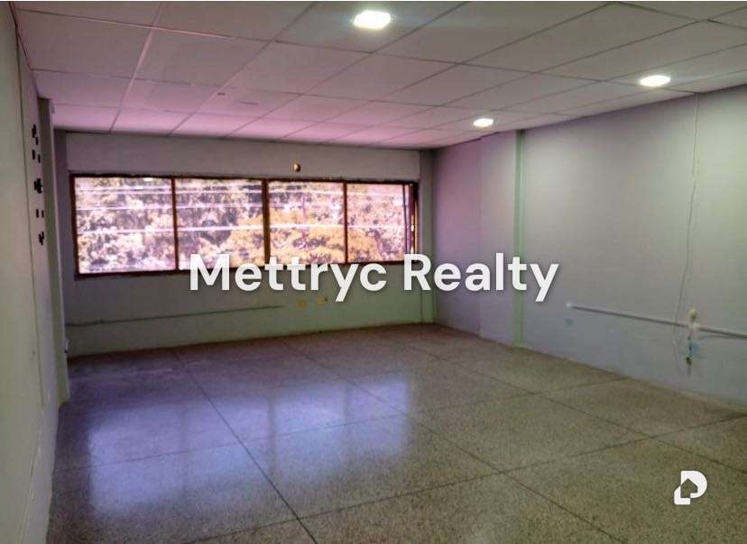 Local comercial en Industrial Castillito, Valencia – 3