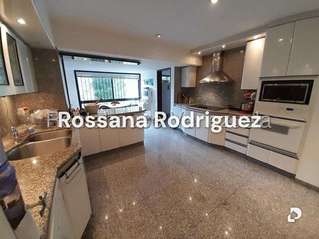 Apartamento en Lomas de La Lagunita, Caracas – 17