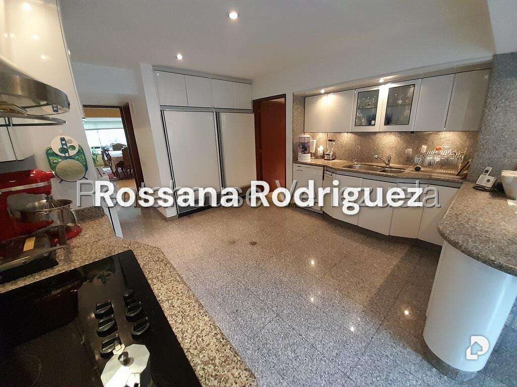 Apartamento en Lomas de La Lagunita, Caracas – 16