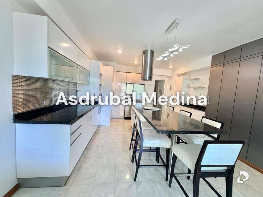 Apartamento en El Rosal, Caracas – 4