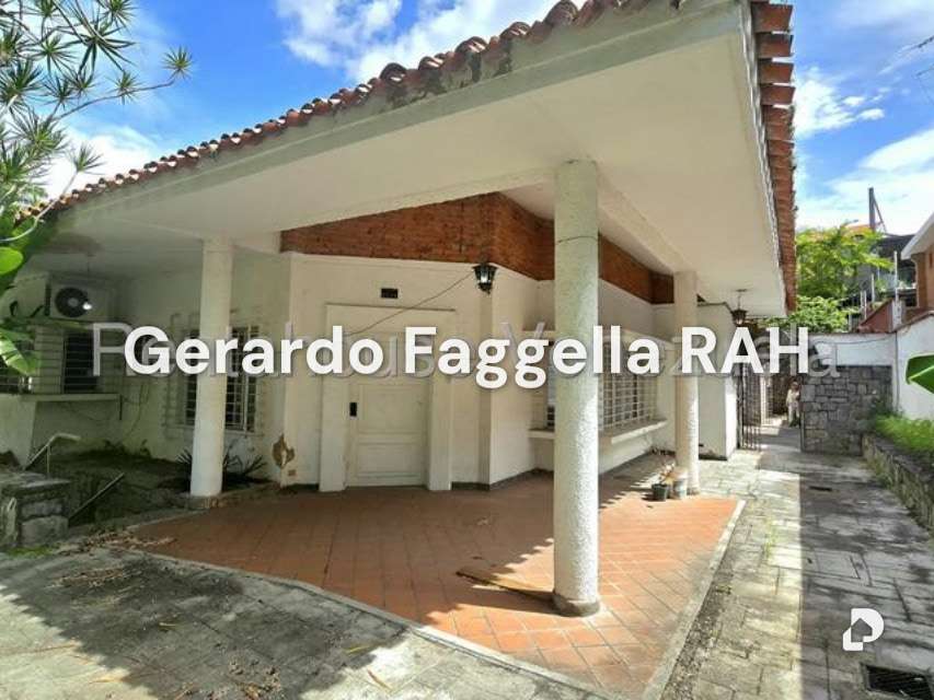 Casa en La Floresta, Caracas – 11