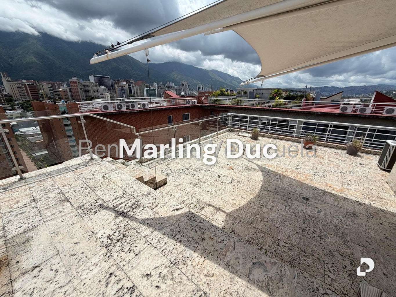 Apartamento en El Rosal, Caracas – 12