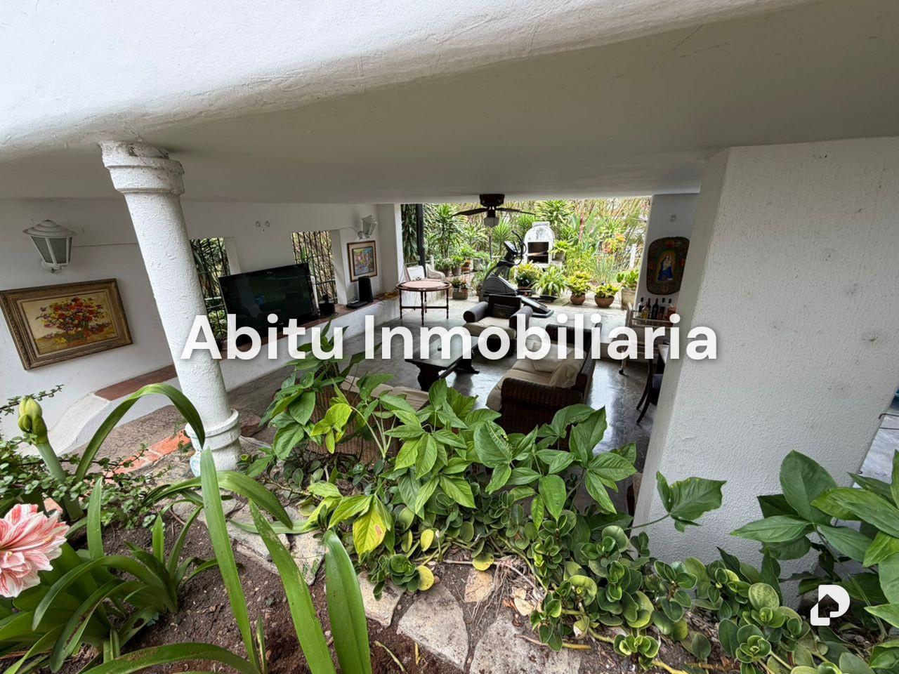House in Lomas de Chuao, Caracas – 4