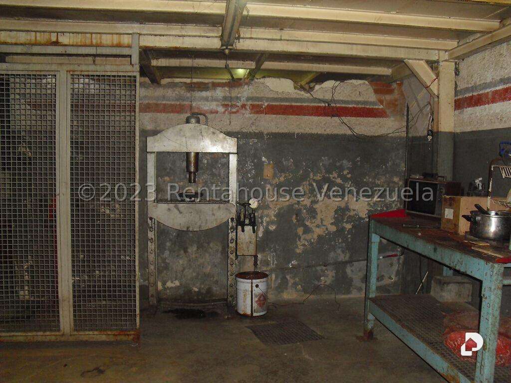 Galpón en Boleíta Sur, Caracas – 18