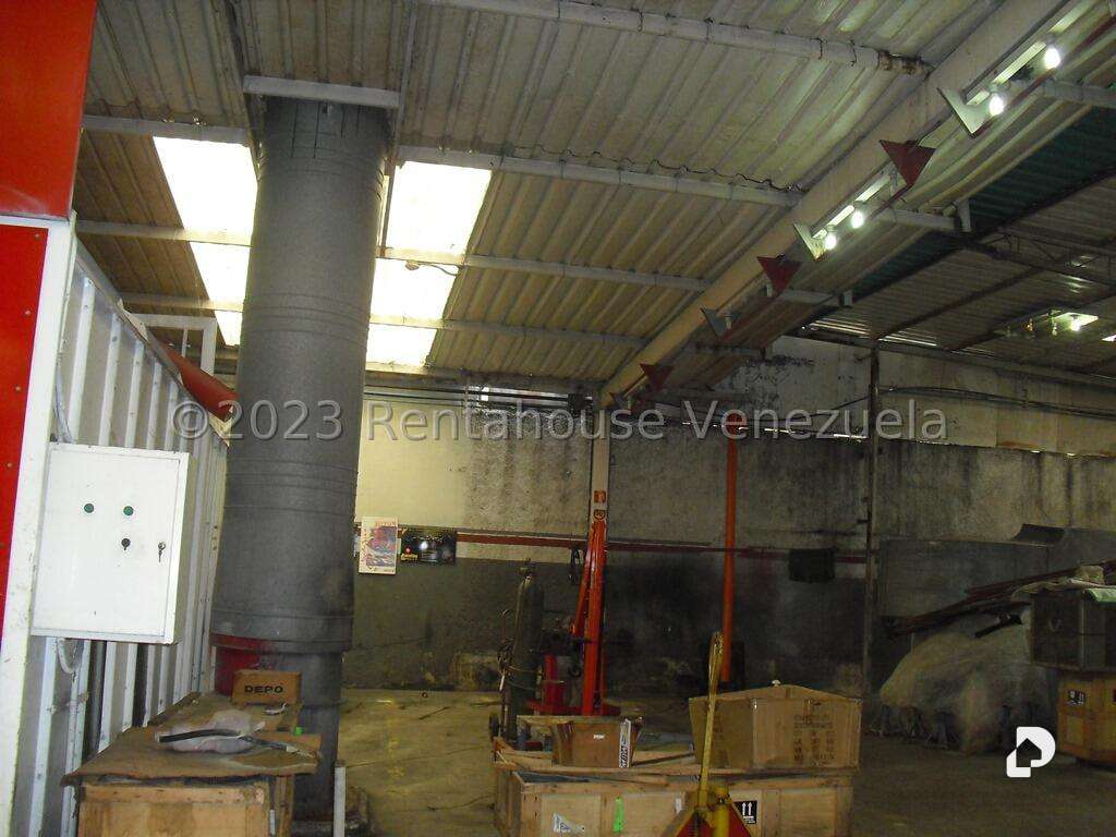 Galpón en Boleíta Sur, Caracas – 28