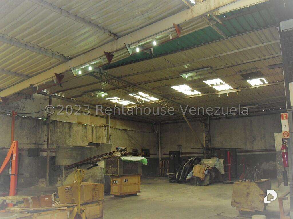 Galpón en Boleíta Sur, Caracas – 25