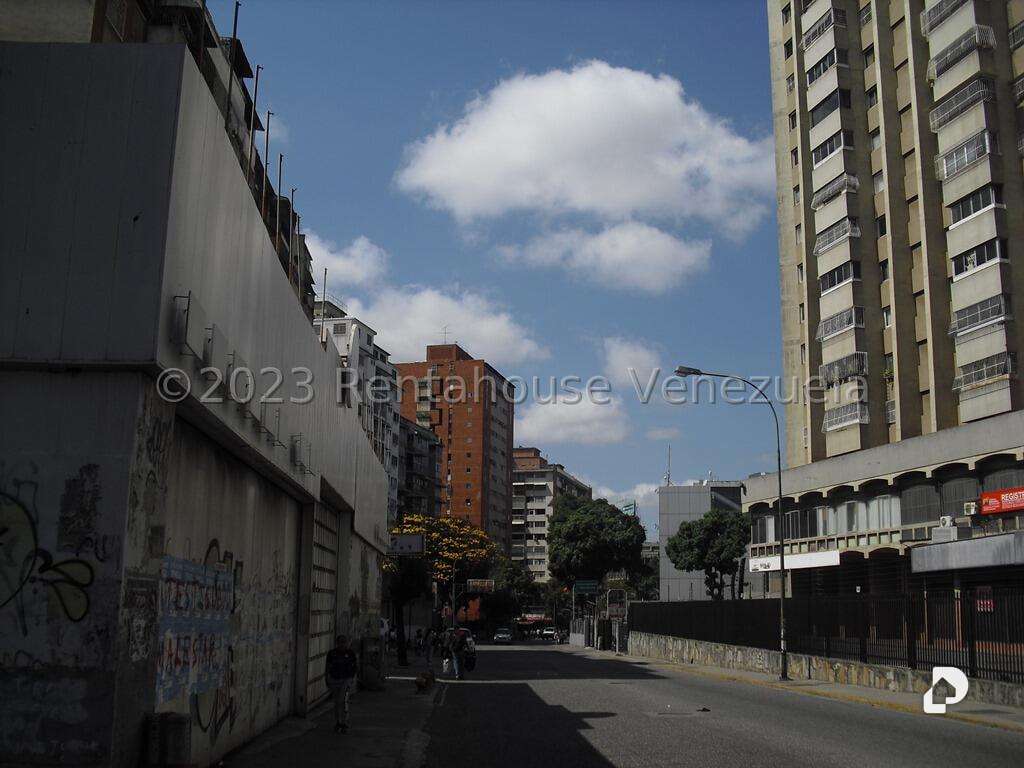 Galpón en Boleíta Sur, Caracas – 24