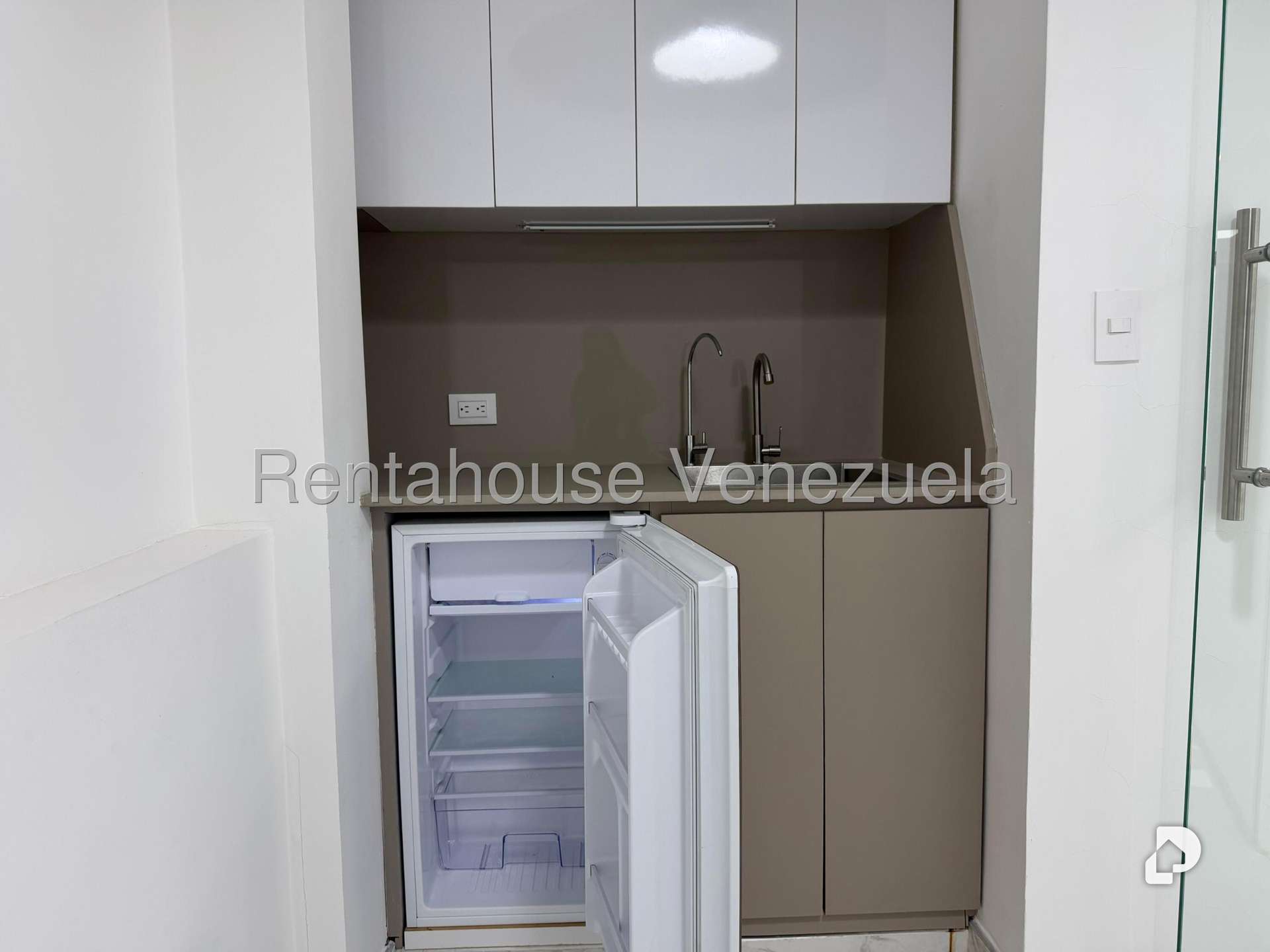 Oficina en Las Mercedes, Caracas – 14