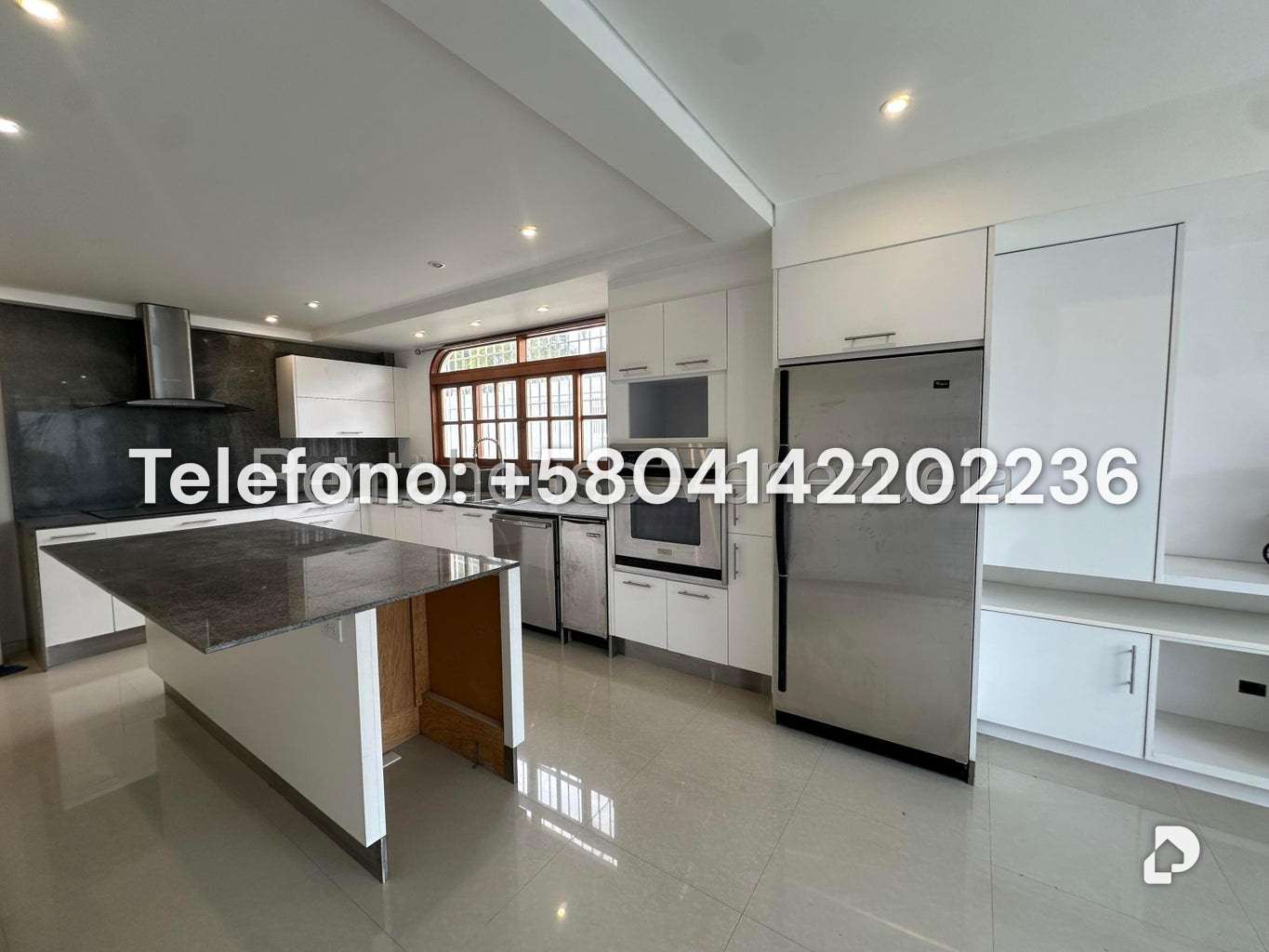 Casa en Lomas de La Lagunita, Caracas – 11