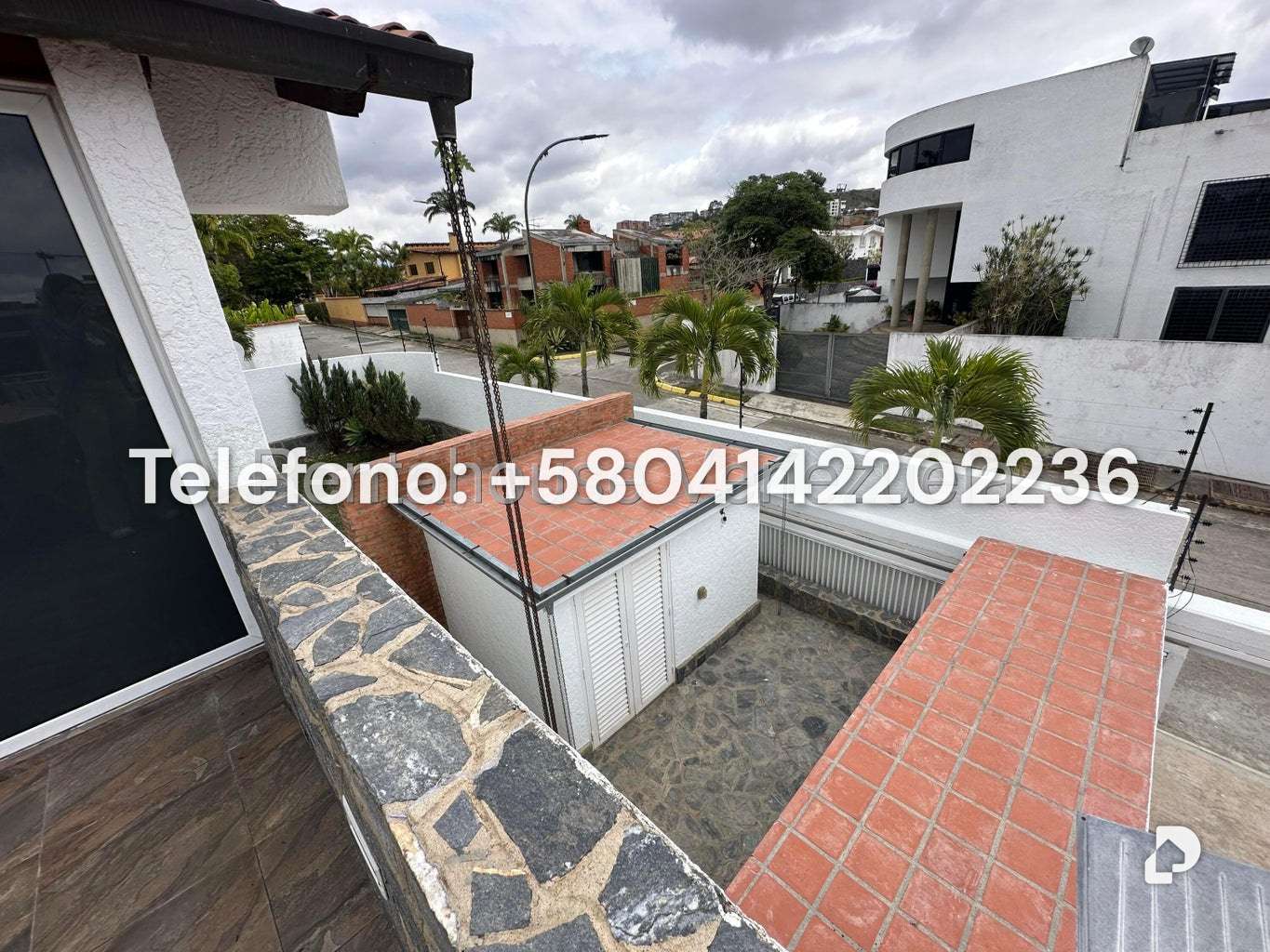 Casa en Lomas de La Lagunita, Caracas – 28