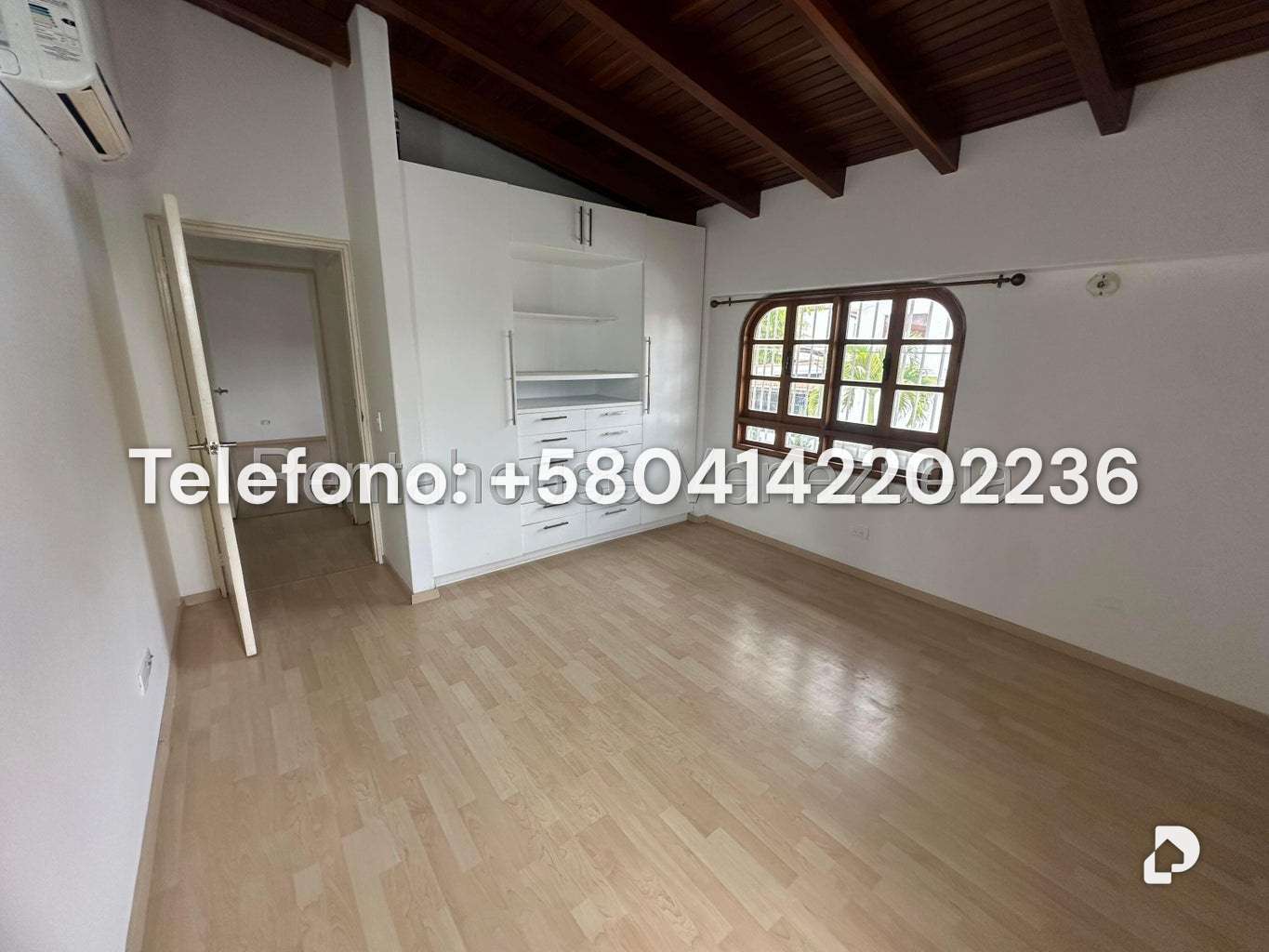 Casa en Lomas de La Lagunita, Caracas – 35