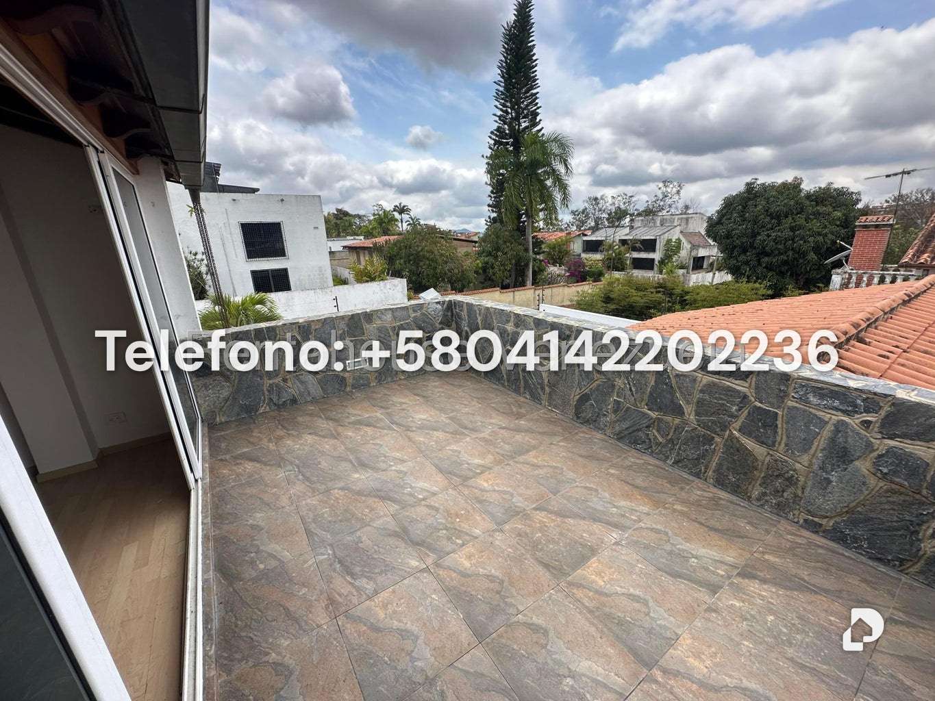 Casa en Lomas de La Lagunita, Caracas – 27