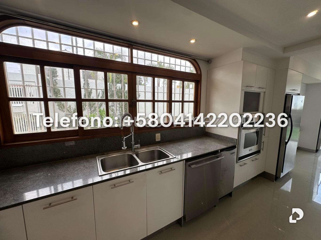Casa en Lomas de La Lagunita, Caracas – 13