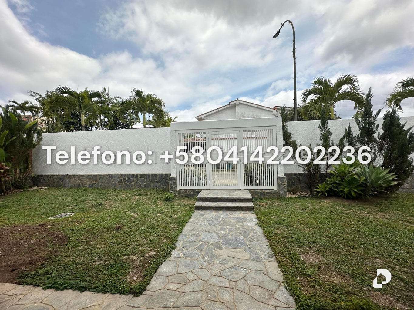 Casa en Lomas de La Lagunita, Caracas – 63