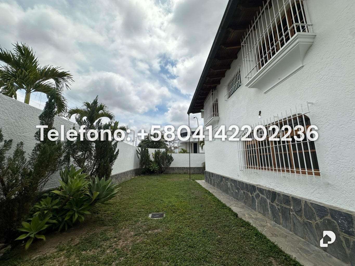 Casa en Lomas de La Lagunita, Caracas – 64