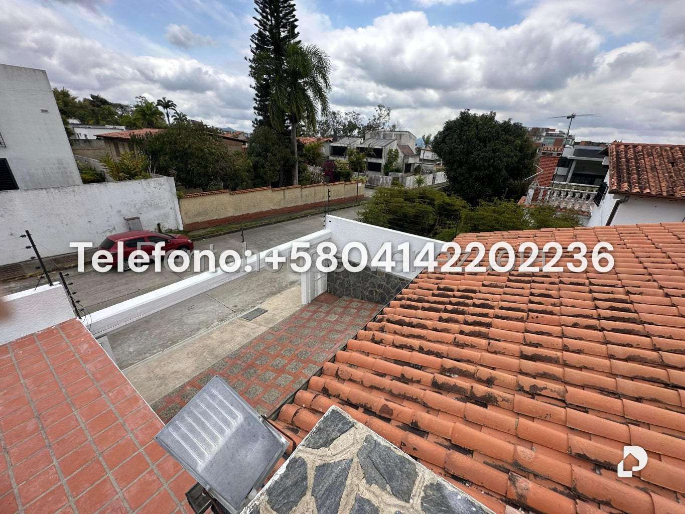 Casa en Lomas de La Lagunita, Caracas – 30