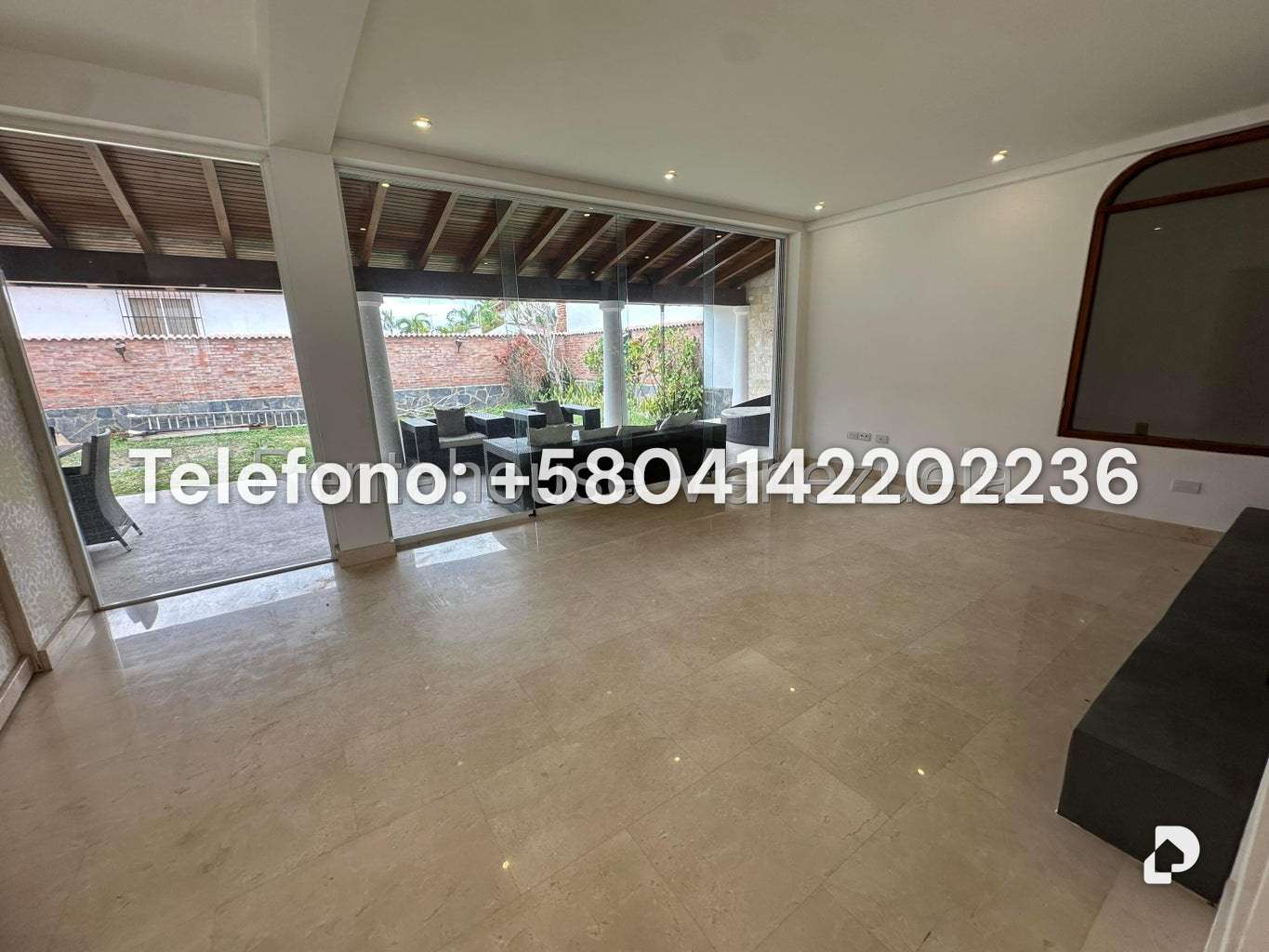 Casa en Lomas de La Lagunita, Caracas – 16