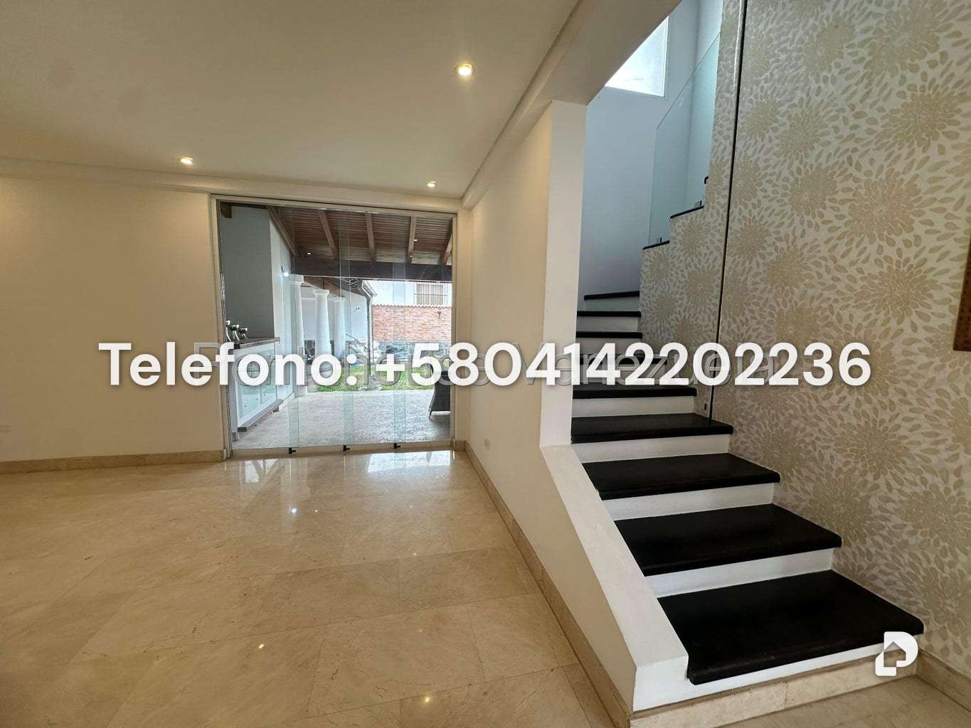 Casa en Lomas de La Lagunita, Caracas – 19