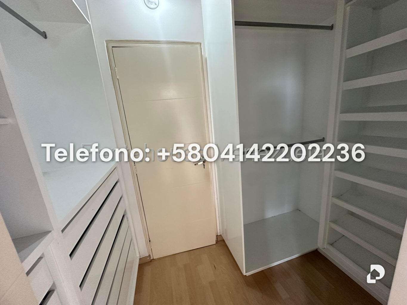 Casa en Lomas de La Lagunita, Caracas – 32