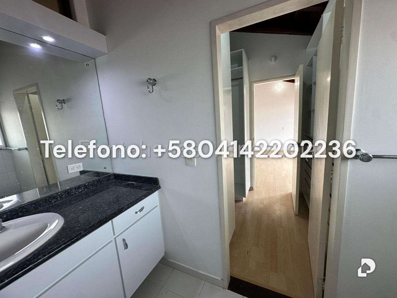 Casa en Lomas de La Lagunita, Caracas – 34