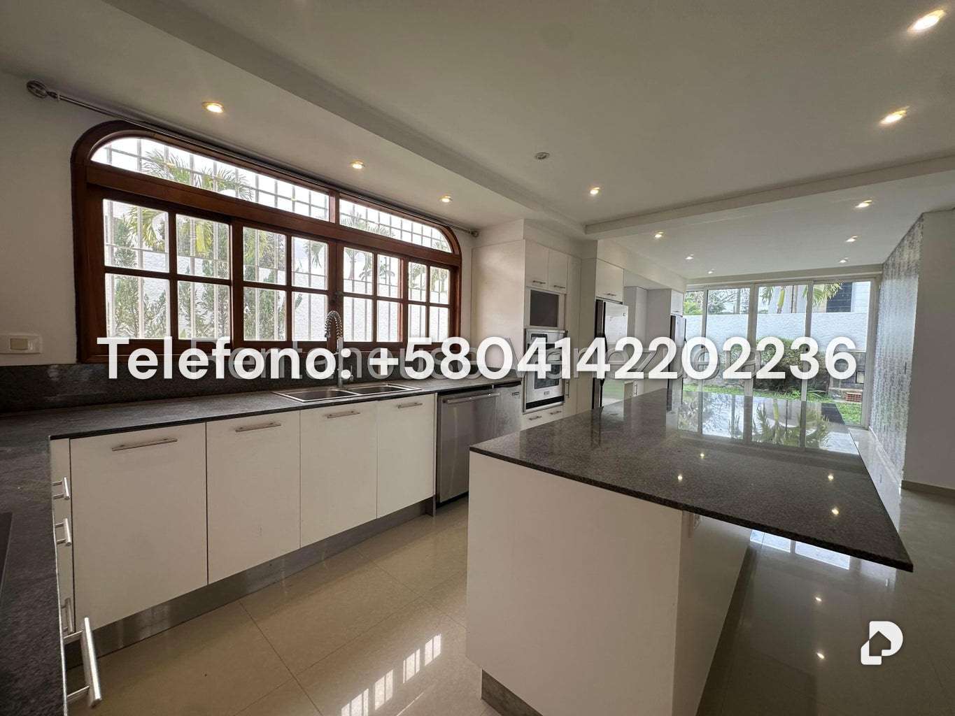 Casa en Lomas de La Lagunita, Caracas – 10