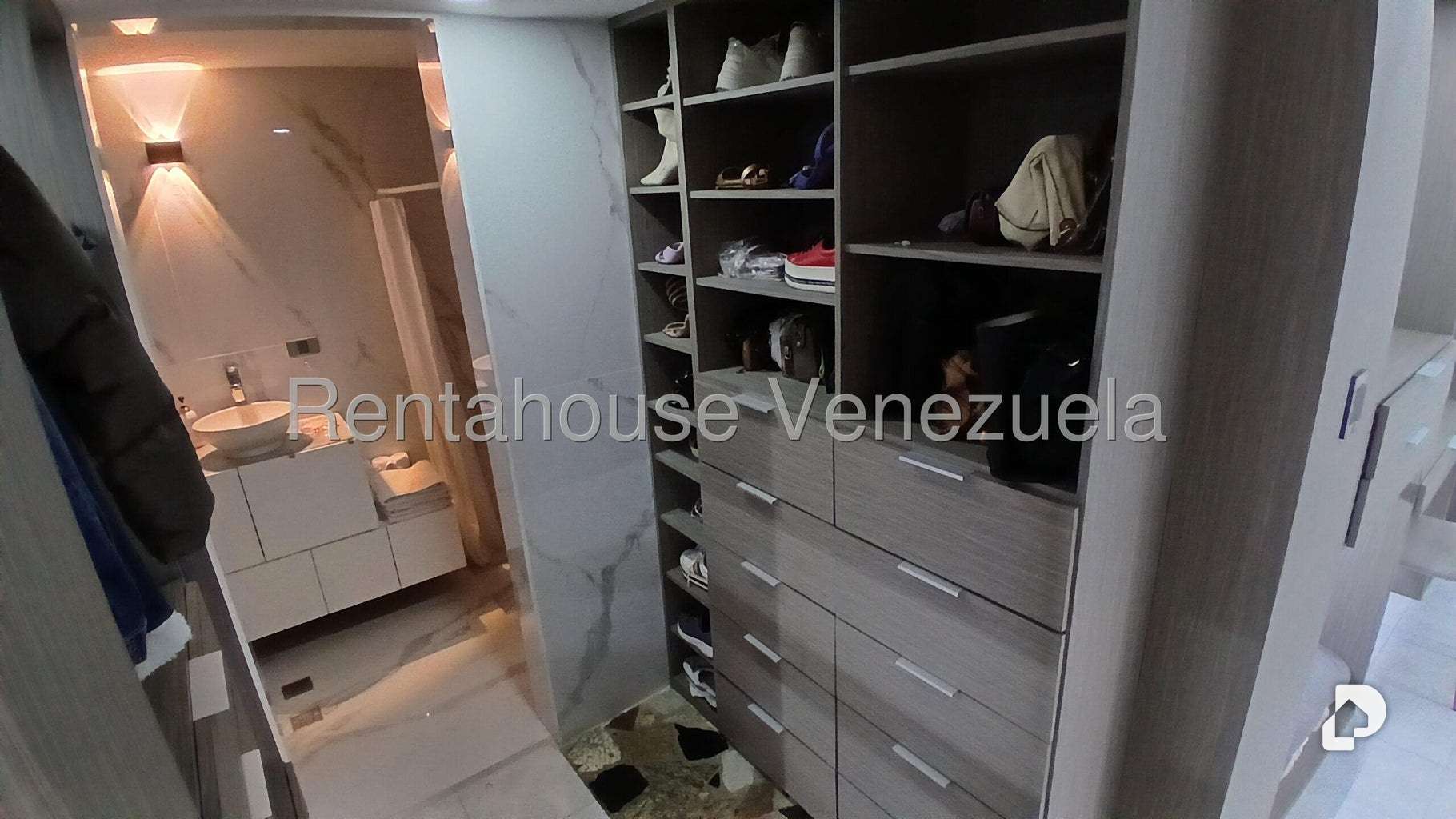 Apartamento en Las Esmeraldas, Caracas – 55