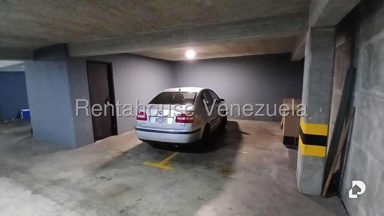Apartamento en Las Esmeraldas, Caracas – 67