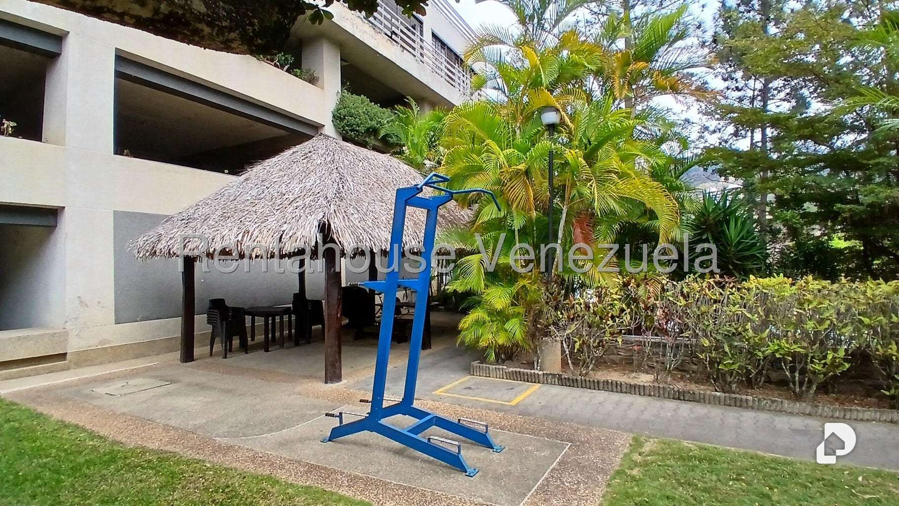 Apartamento en Las Esmeraldas, Caracas – 13