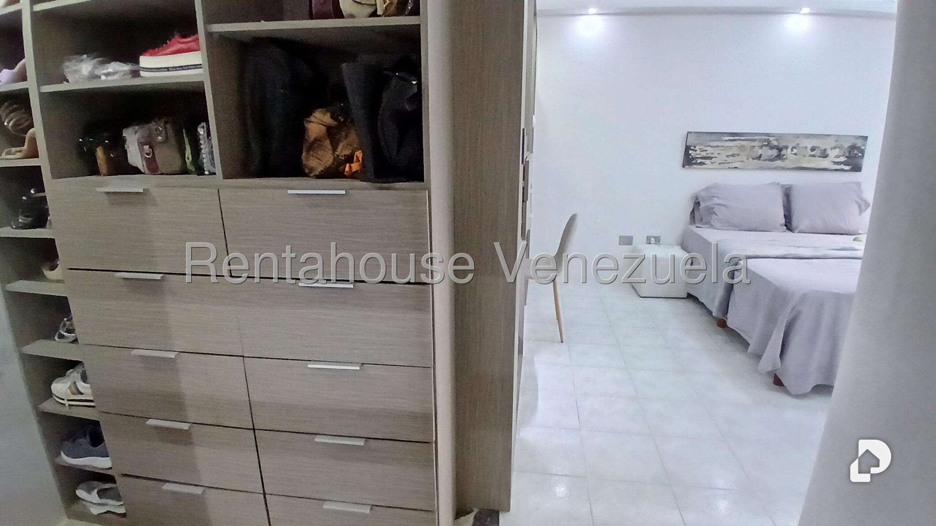 Apartamento en Las Esmeraldas, Caracas – 56
