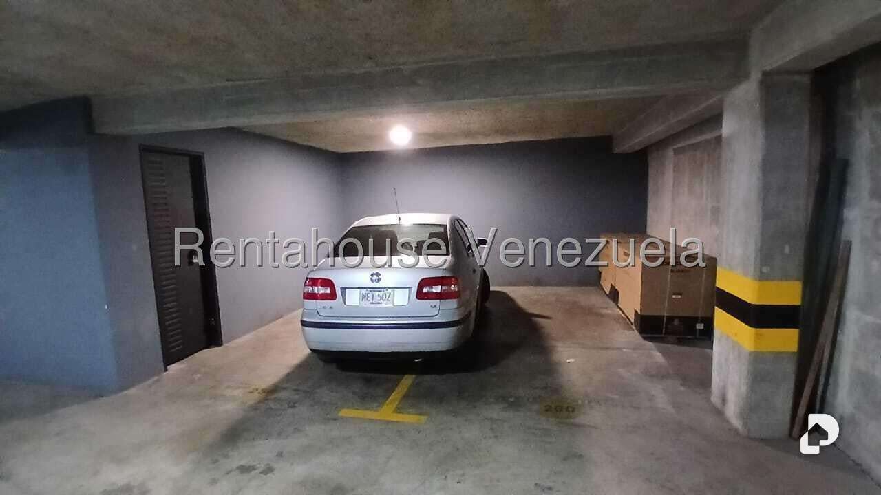Apartamento en Las Esmeraldas, Caracas – 69