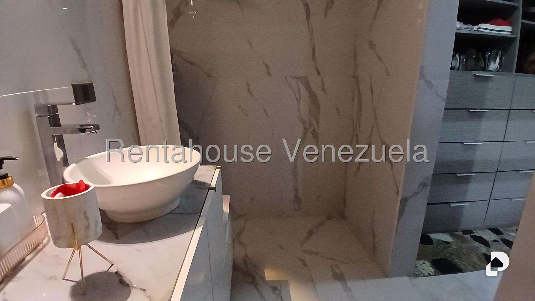 Apartamento en Las Esmeraldas, Caracas – 64