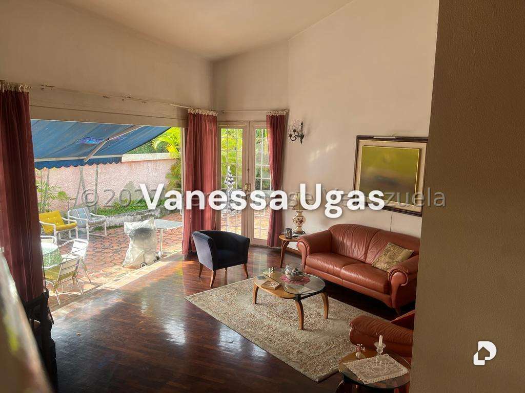 Casa en San Román, Caracas – 25