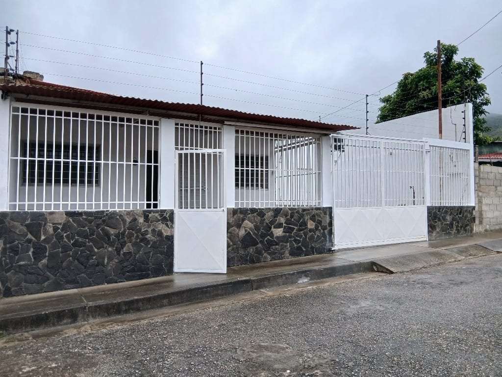 House in Caripe - 1