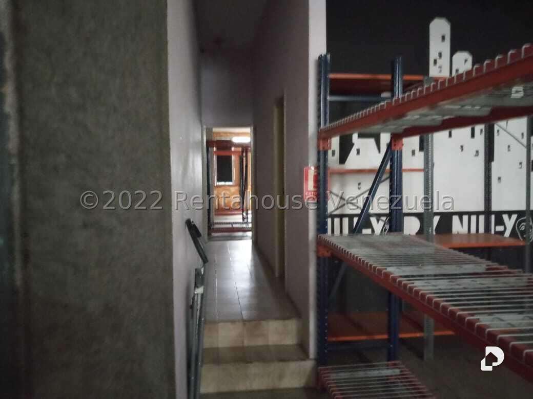 Local comercial en Parroquia La Candelaria, Caracas – 17