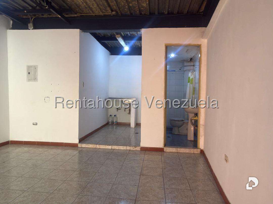 Edificio en La Candelaria, Caracas – 18
