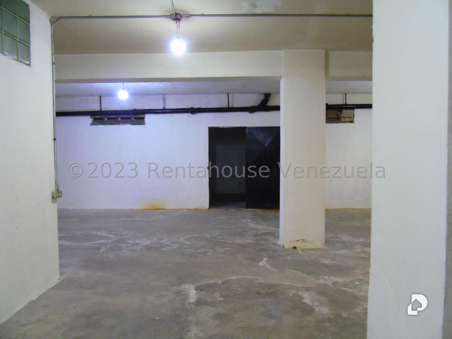 Local comercial en Parroquia La Candelaria, Caracas – 16