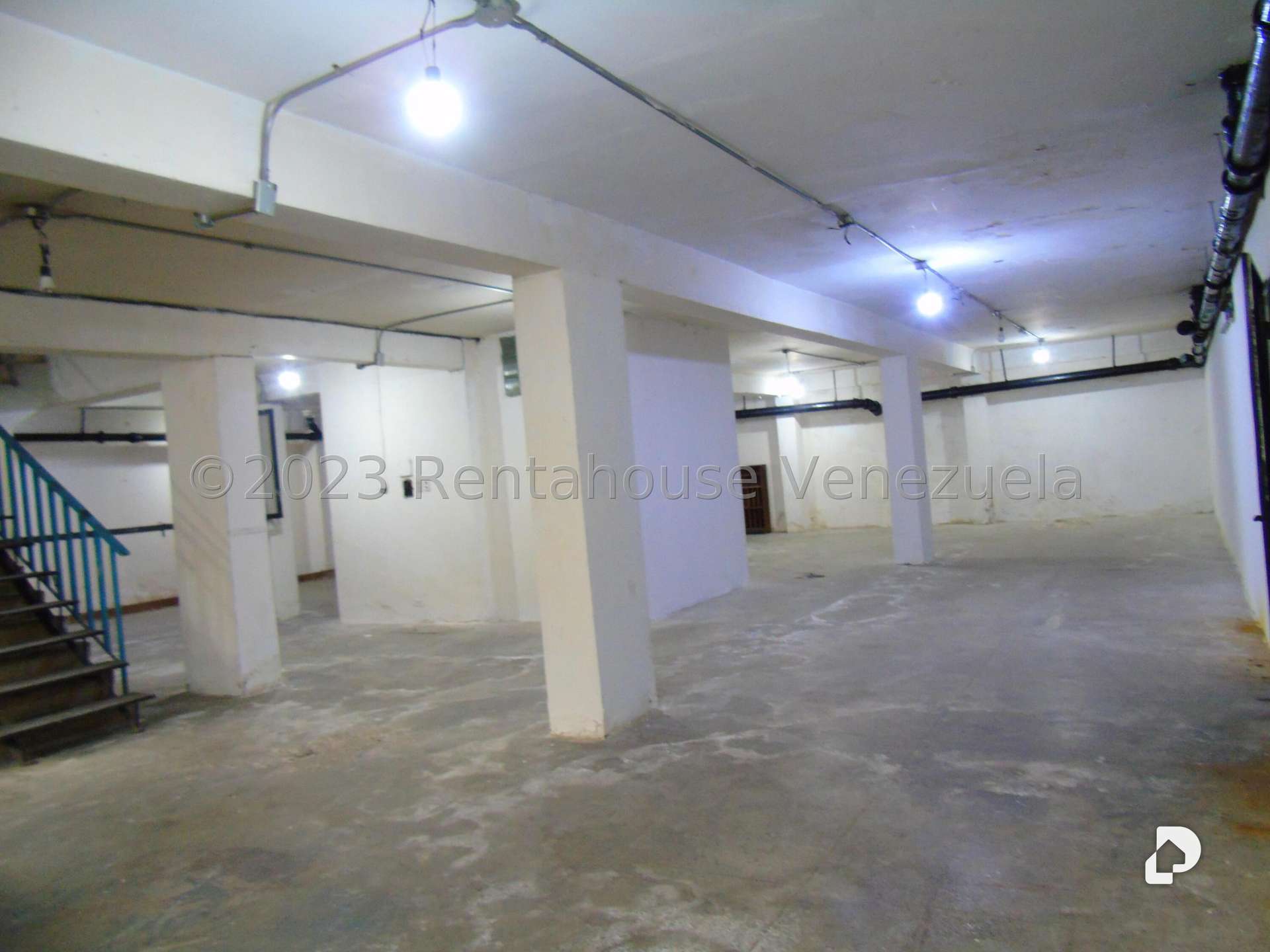 Local comercial en Parroquia La Candelaria, Caracas – 9