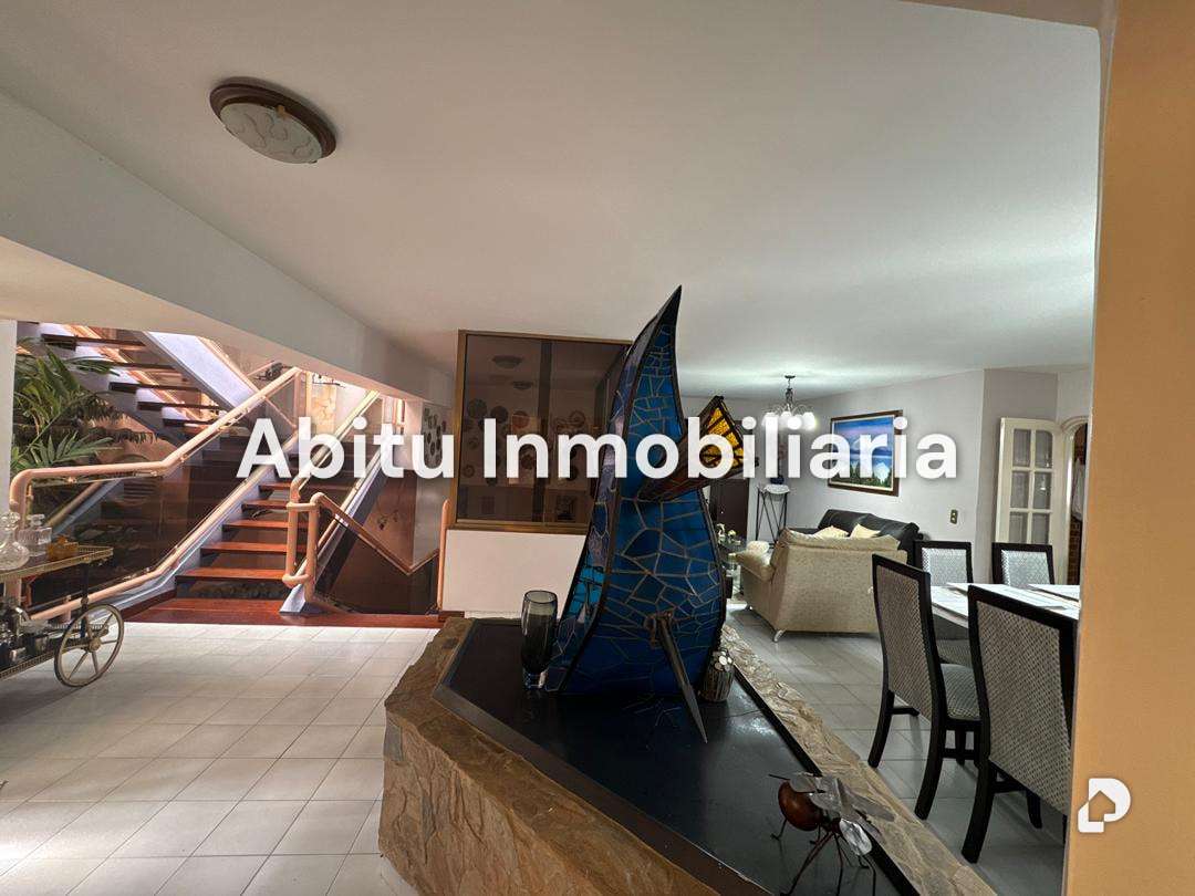Casa en Cerro Verde, Caracas – 26