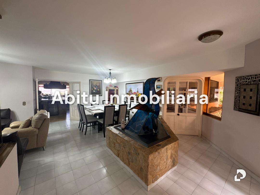 Casa en Cerro Verde, Caracas – 24
