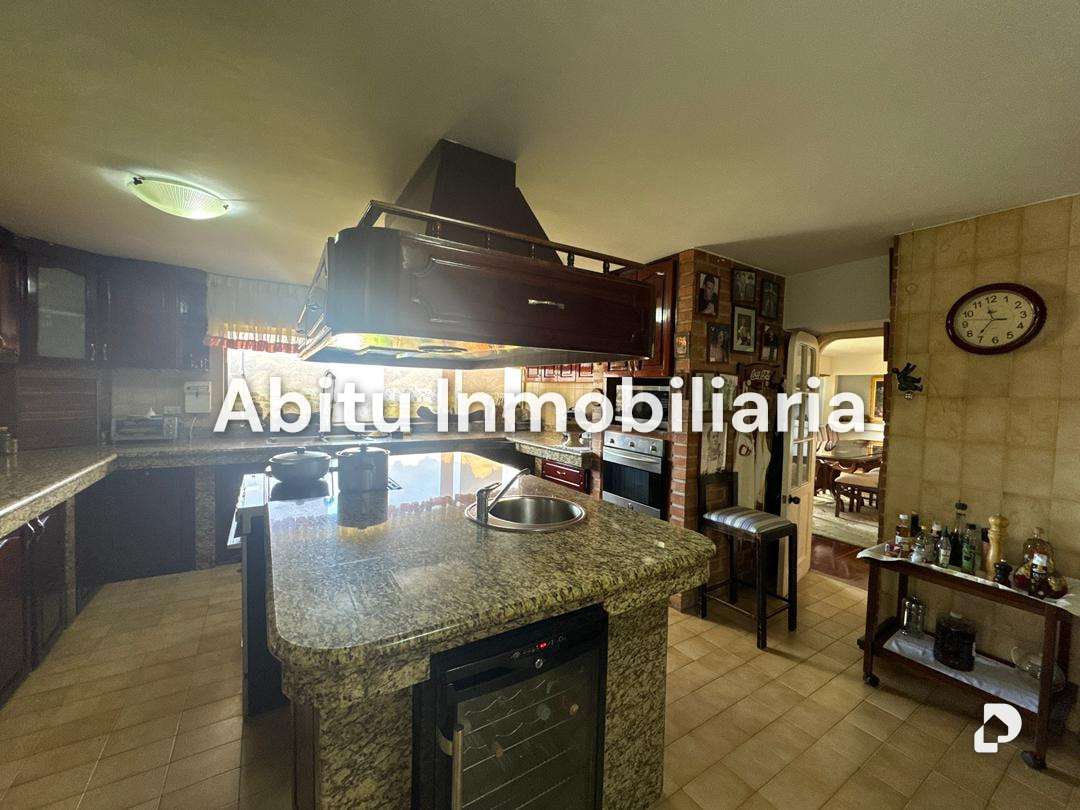Casa en Cerro Verde, Caracas – 29