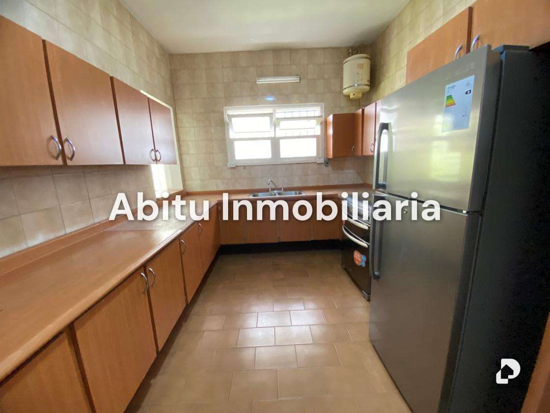Casa en Altamira, Caracas – 10