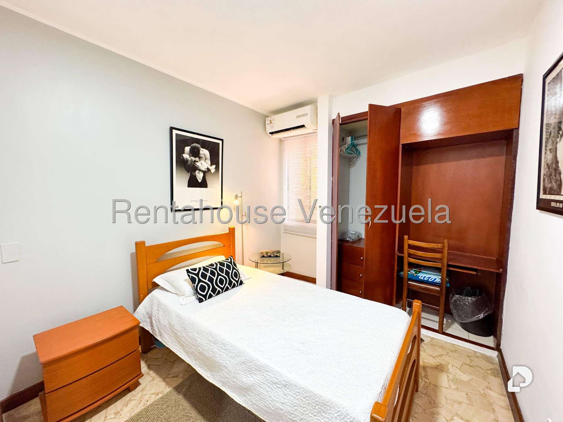 Apartamento en El Rosal, Caracas – 28